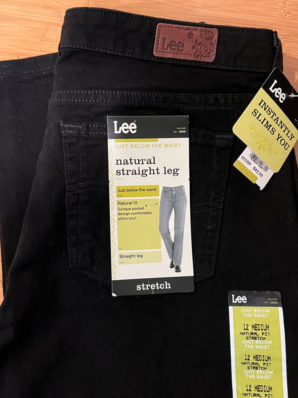 Lee Jeans Natural Straight Leg  Black jeans  Sz. 12M. NWT